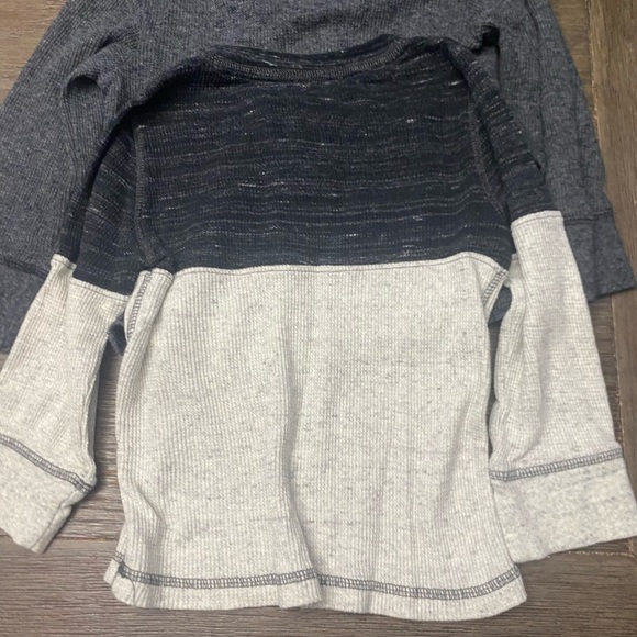 Lot of 2 Arizona Kids Long Sleeve Henley Shirts - Gray and Black - Picture 2 of 5